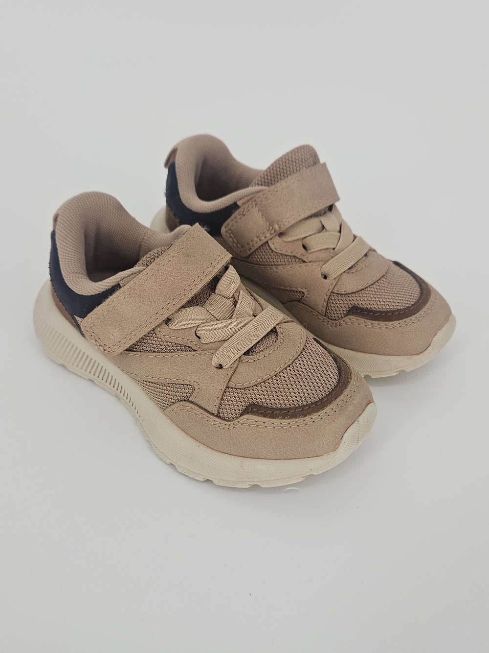5/$25 H&M Toddler Beige Navy Velcro Sneakers Size 8.5